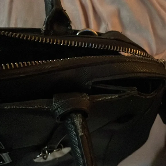 Guess handbag with defects - Picture 6 of 7